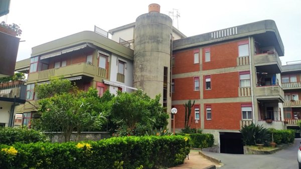 appartamento in vendita ad Aci Catena