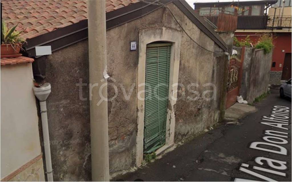 appartamento in vendita ad Aci Catena