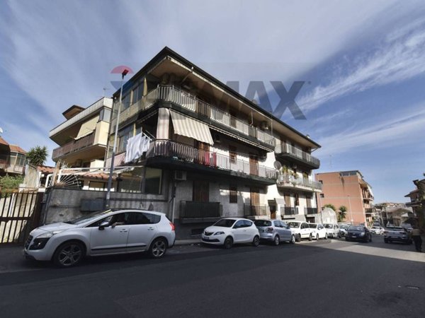 appartamento in vendita ad Aci Catena