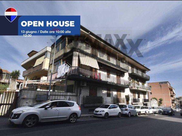 appartamento in vendita ad Aci Catena