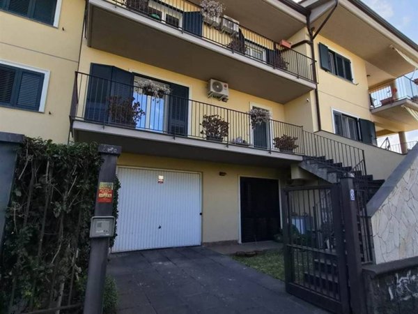 casa indipendente in vendita ad Aci Catena