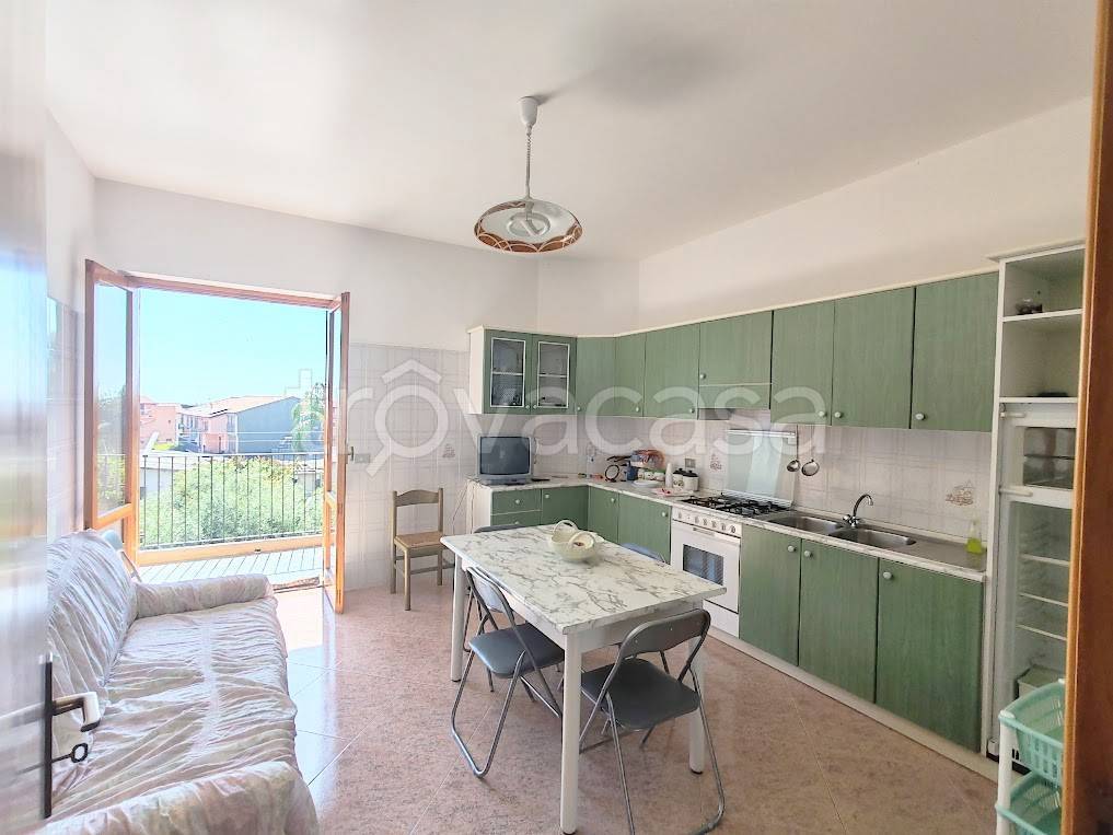 appartamento in vendita ad Aci Catena