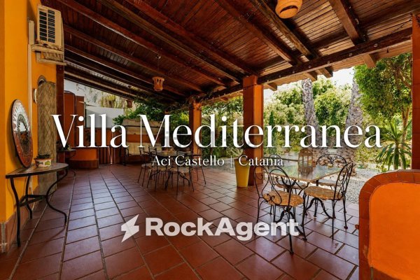 casa indipendente in vendita ad Aci Catena