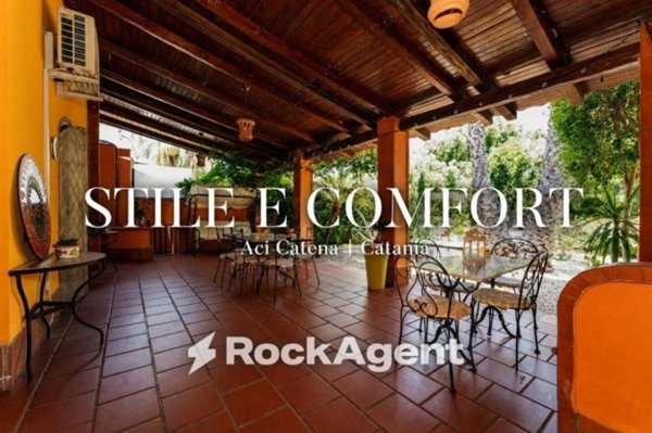 casa indipendente in vendita ad Aci Catena