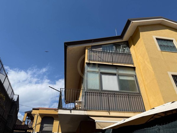 appartamento in vendita ad Aci Catena in zona Aci San Filippo
