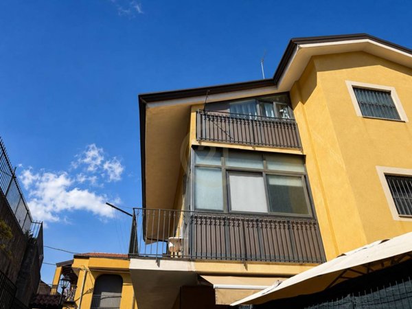 appartamento in vendita ad Aci Catena in zona Aci San Filippo