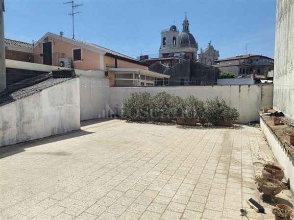 appartamento in vendita ad Aci Catena in zona Aci San Filippo