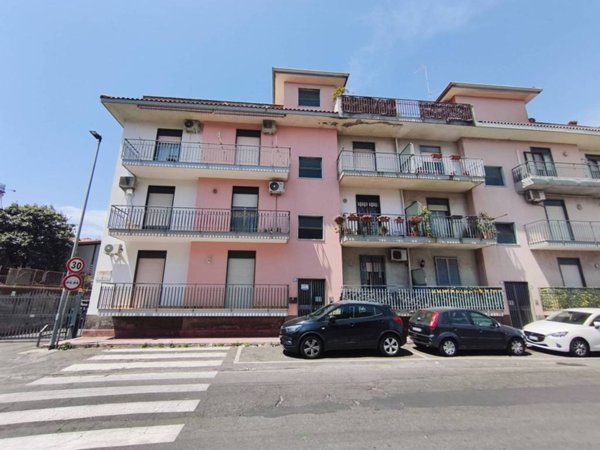 appartamento in vendita ad Aci Catena
