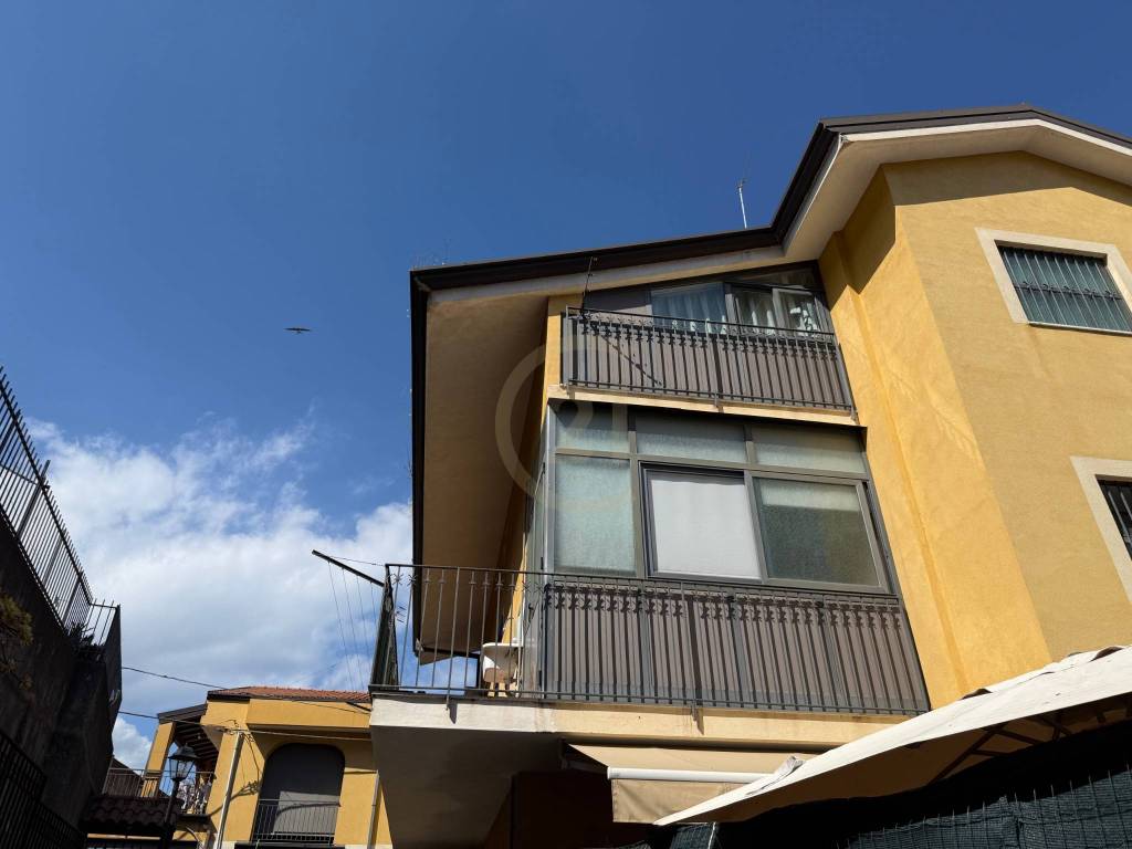 appartamento in vendita ad Aci Catena in zona Aci San Filippo