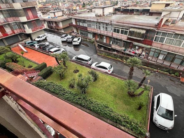 appartamento in vendita ad Aci Catena in zona Aci San Filippo