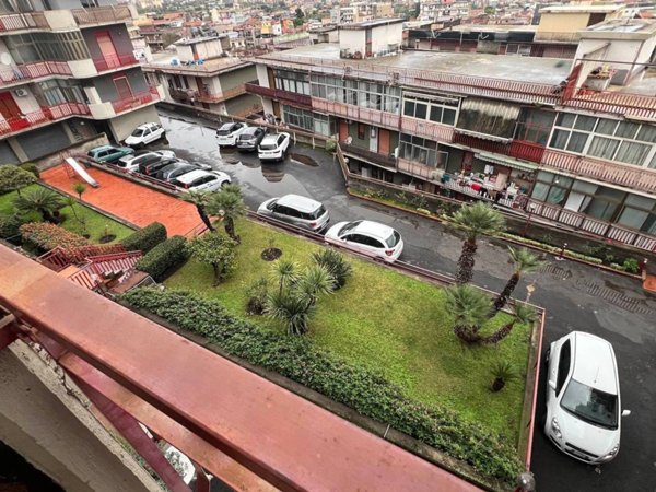 appartamento in vendita ad Aci Catena in zona Aci San Filippo