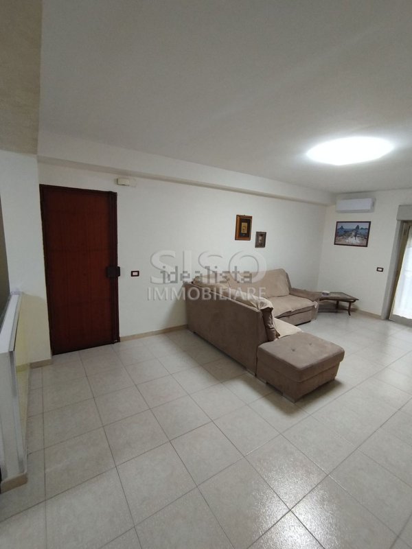 appartamento in vendita ad Aci Catena in zona Aci San Filippo