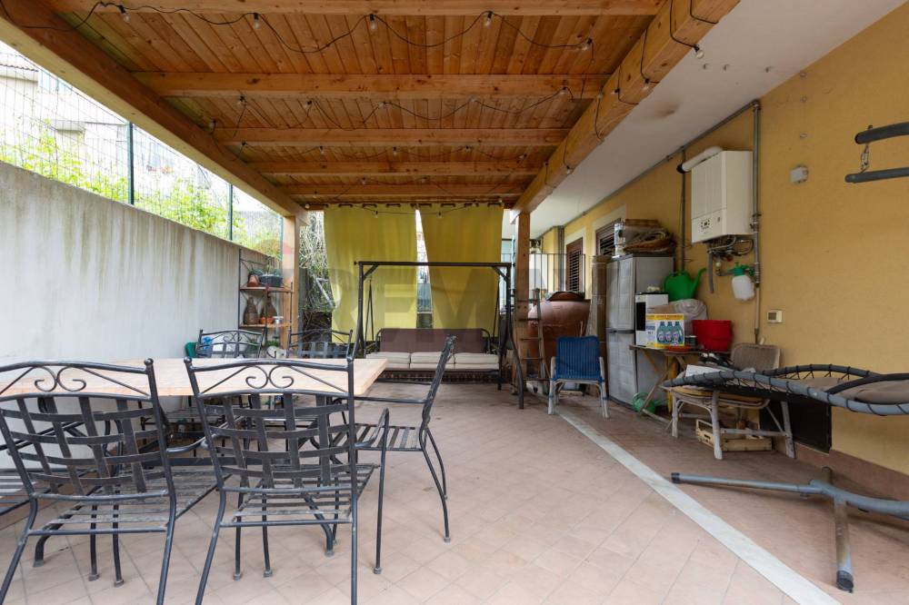 casa indipendente in vendita ad Aci Catena in zona San Nicolò
