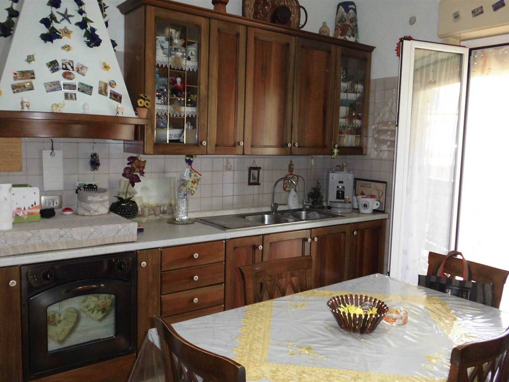 appartamento in vendita ad Aci Catena in zona Aci San Filippo