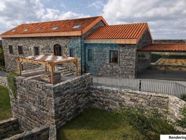 casa indipendente in vendita ad Aci Catena in zona San Nicolò