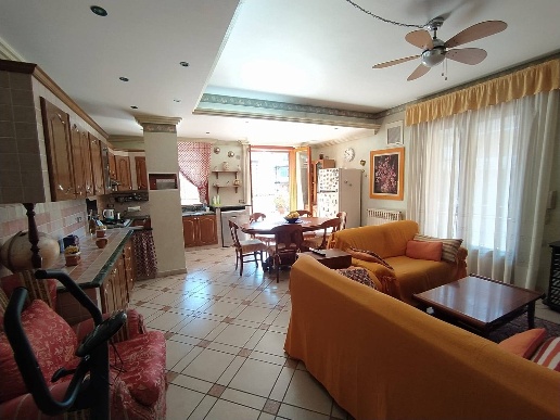 appartamento in vendita ad Aci Catena in zona Aci San Filippo