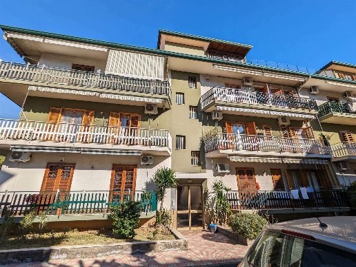 appartamento in vendita ad Aci Catena in zona Aci San Filippo