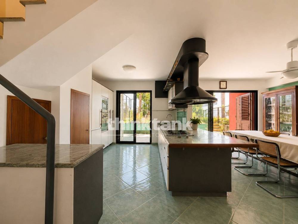 casa indipendente in vendita ad Aci Catena in zona Vampolieri