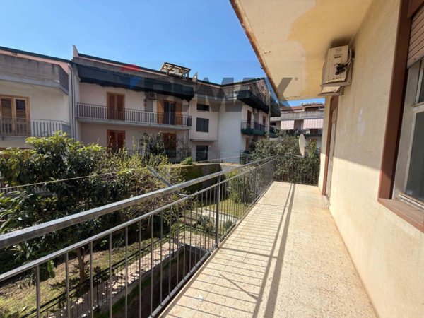 appartamento in vendita ad Aci Catena