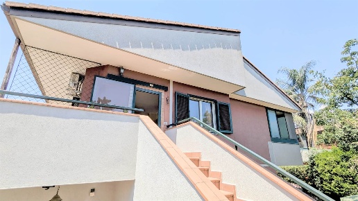 casa indipendente in vendita ad Aci Catena in zona Aci San Filippo