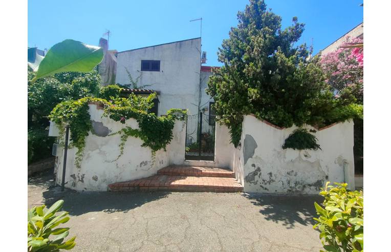casa indipendente in vendita ad Aci Catena