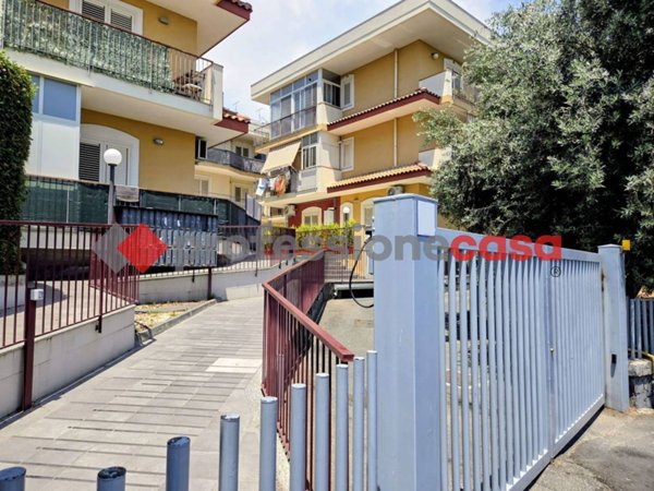 appartamento in vendita ad Aci Catena in zona Aci San Filippo