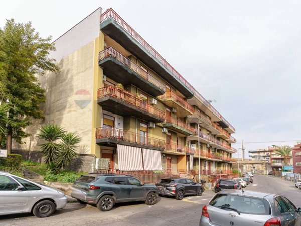 appartamento in vendita ad Aci Catena