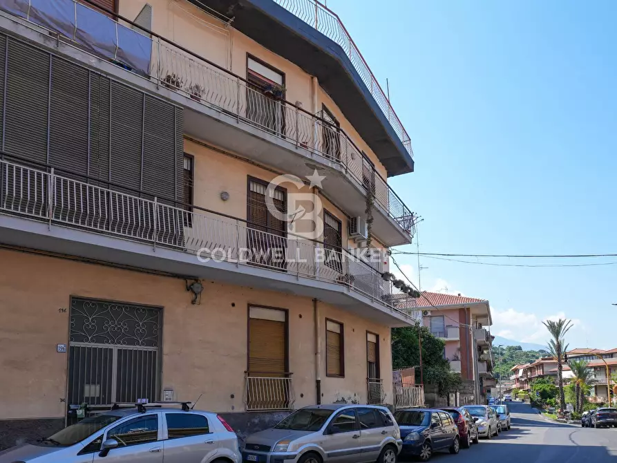 appartamento in vendita ad Aci Catena in zona Aci San Filippo