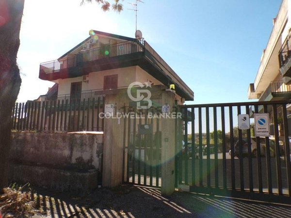 appartamento in vendita ad Aci Catena