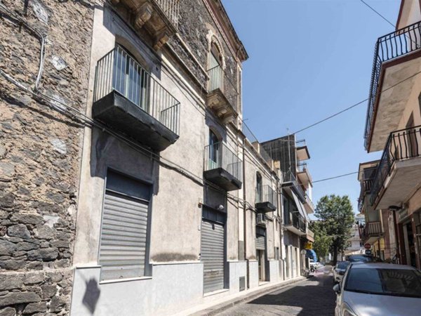 appartamento in vendita ad Aci Catena