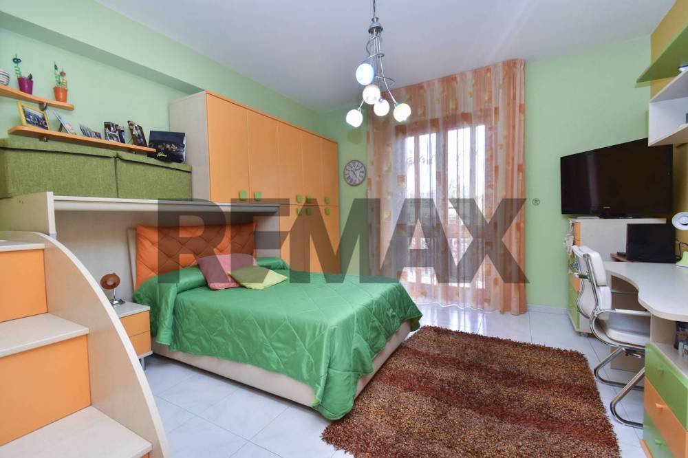 appartamento in vendita ad Aci Catena in zona Aci San Filippo