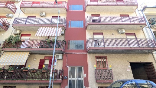 appartamento in vendita ad Aci Catena in zona Aci San Filippo