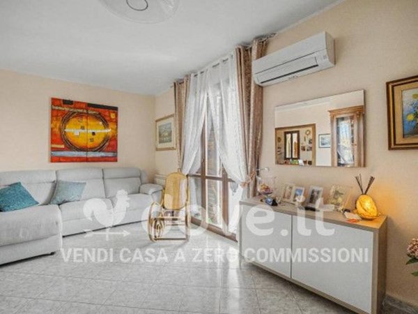 appartamento in vendita ad Aci Catena in zona Aci San Filippo