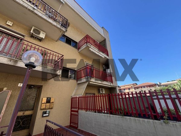 appartamento in vendita ad Aci Catena in zona Aci San Filippo