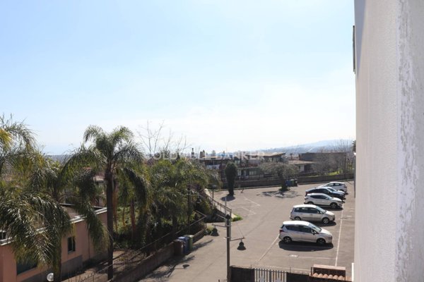 appartamento in vendita ad Aci Catena in zona Aci San Filippo