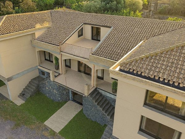 casa indipendente in vendita ad Aci Catena in zona Vampolieri