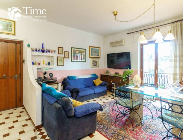 appartamento in vendita ad Aci Catena in zona Aci San Filippo
