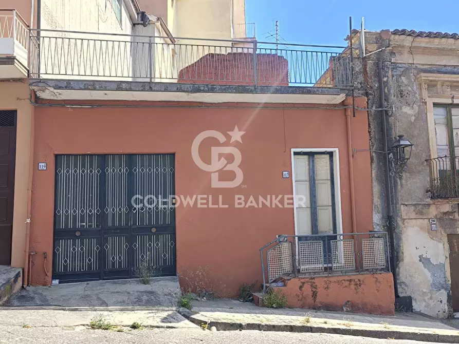 casa indipendente in vendita ad Aci Catena