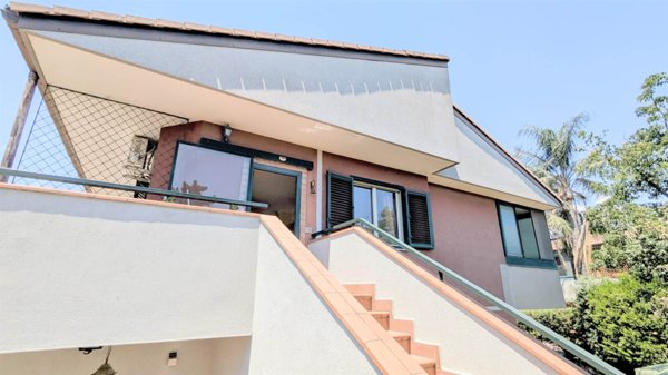 casa indipendente in vendita ad Aci Catena in zona Aci San Filippo
