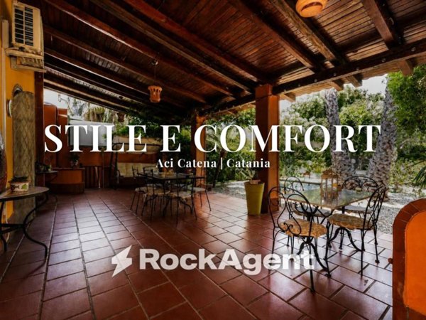 casa indipendente in vendita ad Aci Catena