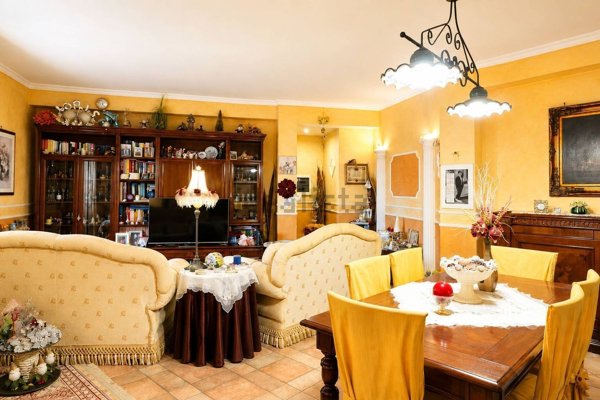 appartamento in vendita ad Aci Catena