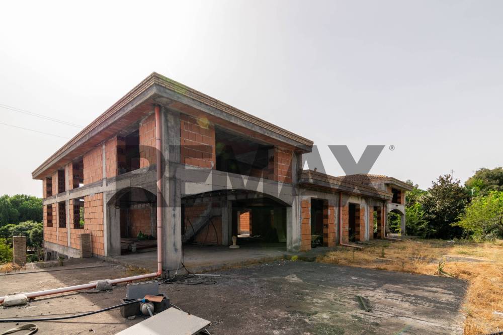 casa indipendente in vendita ad Aci Catena in zona Vampolieri