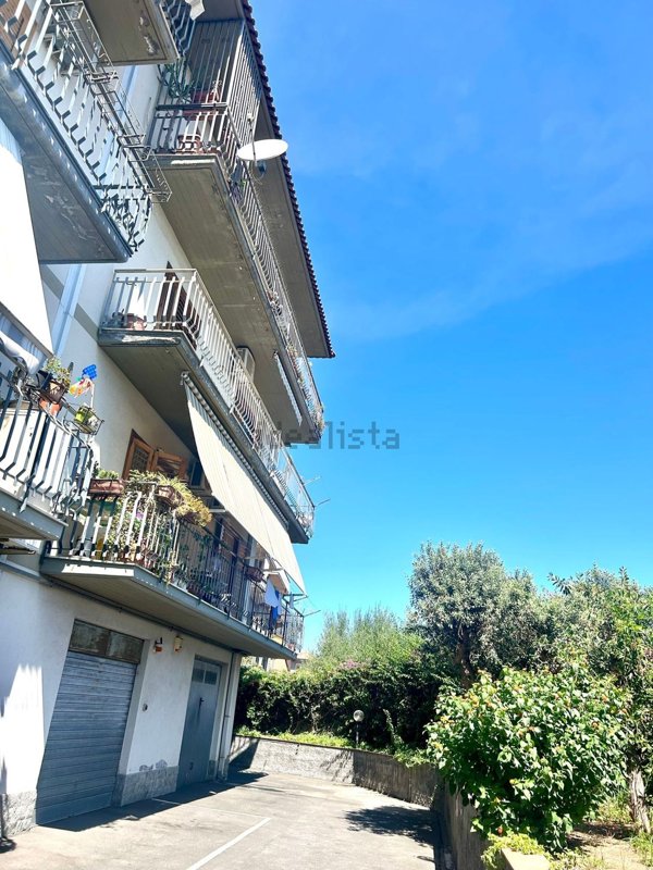 appartamento in vendita ad Aci Catena in zona Aci San Filippo