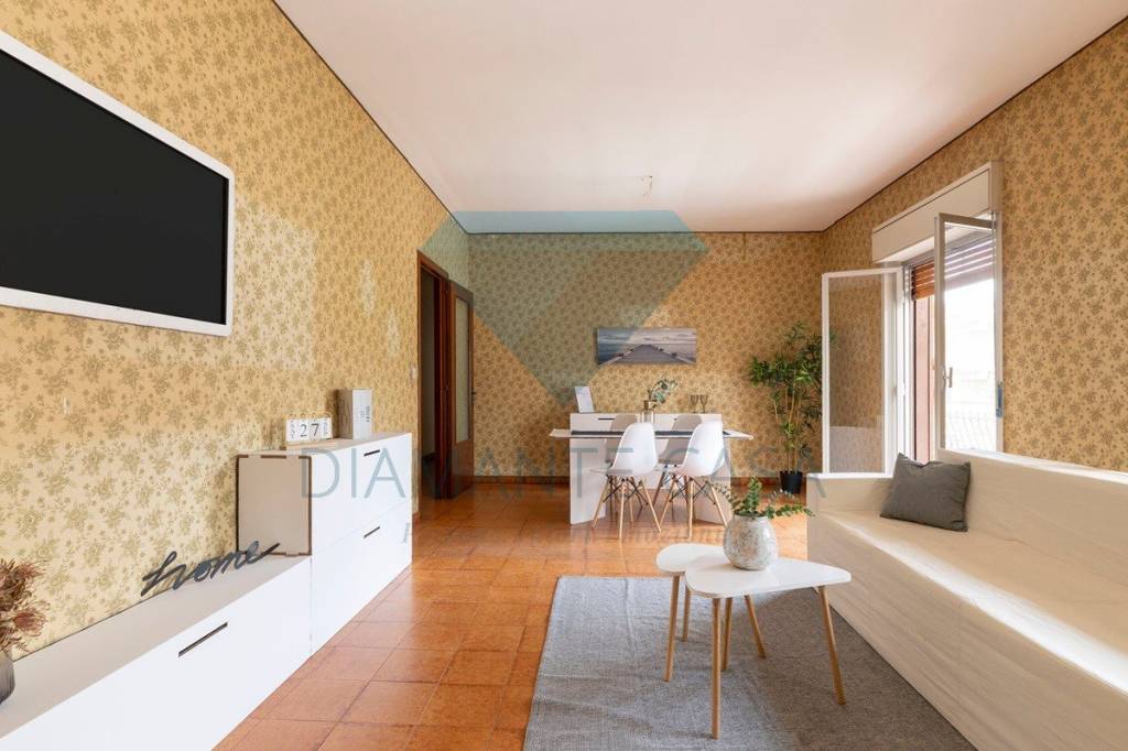 appartamento in vendita ad Aci Catena