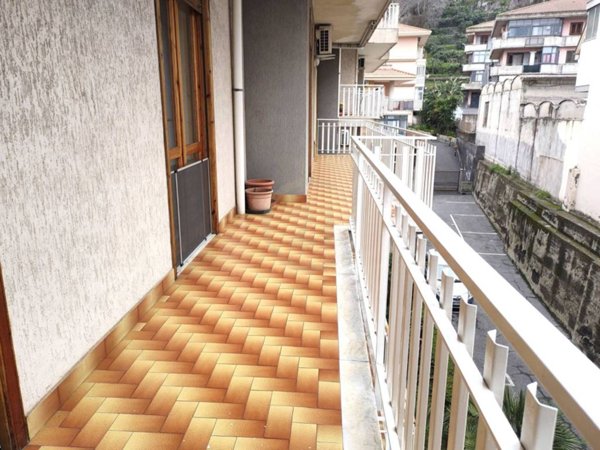 appartamento in vendita ad Aci Catena in zona Aci San Filippo