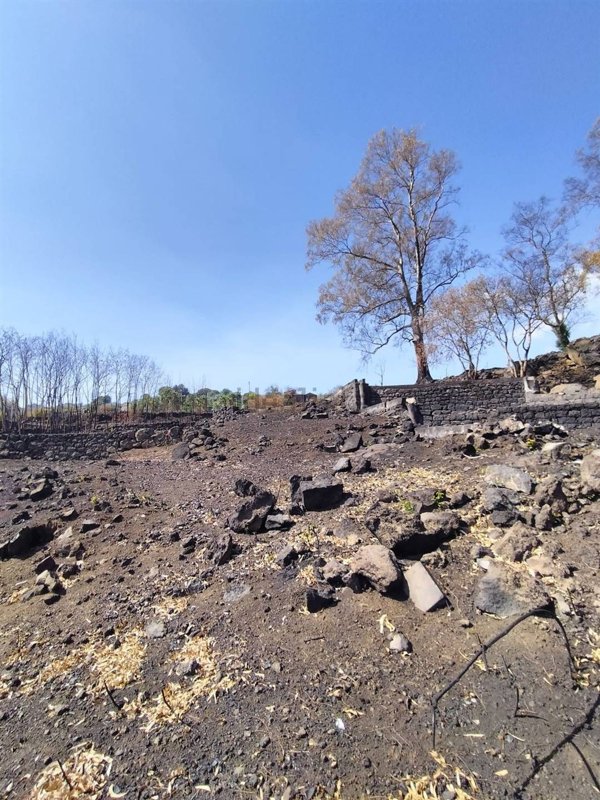 terreno in vendita ad Aci Catena in zona Aci San Filippo