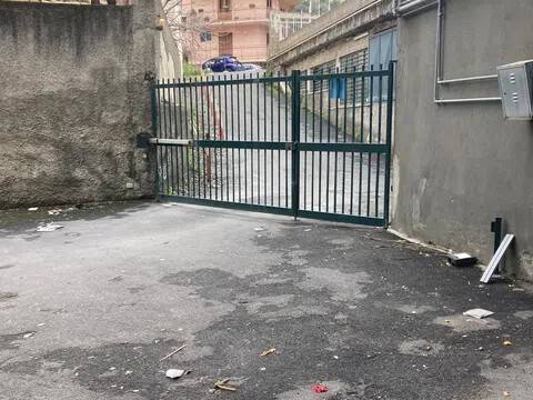 box auto in vendita ad Aci Catena in zona Aci San Filippo