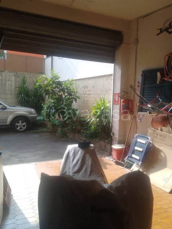box auto in vendita ad Aci Catena