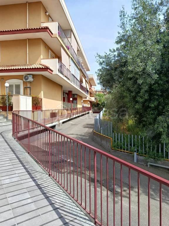 appartamento in vendita ad Aci Catena in zona Aci San Filippo