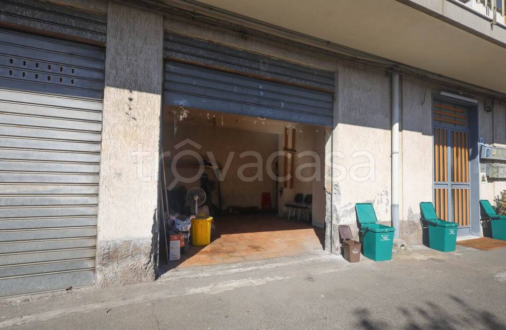box auto in vendita ad Aci Catena